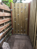 Poort afwijkende maten en losse onderdelen