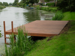 hardhouten-vlonder-met-zwemtrap