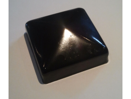 Ornament piramide 9 x 9 cm zwart gecoat