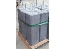 Betonpoer antraciet; bovenzijde 15x15 cm; glad afgewerkt met vellingkant